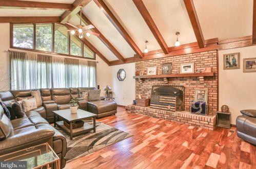 2327 Contest Ln, Haymarket VA  20169-1209 exterior