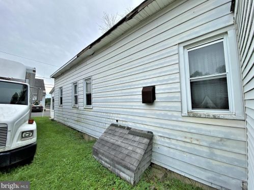 84 Riverview Ave, West Deptford NJ  08066-2248 exterior