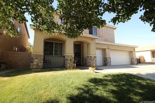 5823 Spice St, Lancaster CA  93536-2348 exterior