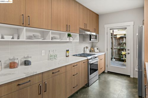 3214 Ettie St, Oakland CA  94608-4016 exterior