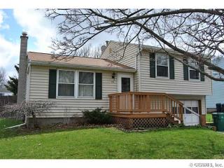 49 Coachlight Cir, Canandaigua, NY 14425-9317