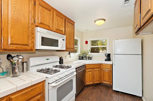 802 Big Bear Blvd, Big Bear City CA  92314-9669 exterior