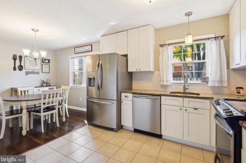 305 Ayrlee Ave, Leesburg VA  20176-2108 exterior