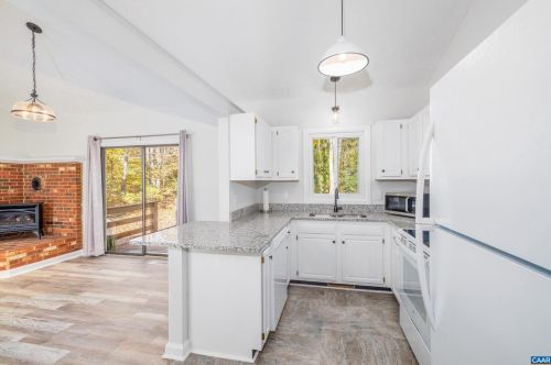 20 Loblolly Rd, Bybee VA  22963-3021 exterior