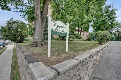 325 King St, Rye Brook NY  10573-4050 exterior