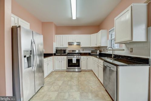 2496 Clover Fld Cir, Herndon VA  20171-4339 exterior