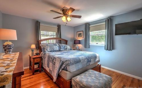 51 Westwood Rd, Milford CT  06461-2752 exterior