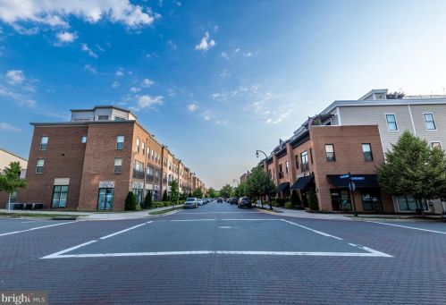 19328 Diamond Lake Dr, Leesburg VA  20176-6510 exterior