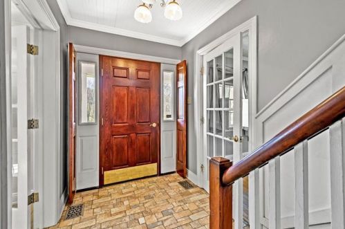 238 Concord Circle Rd, Beaver Falls, PA 15010-8529