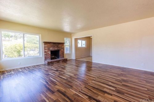 1881 Westinghouse St, San Diego, CA 92111-7141