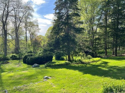 282 Joshuatown Rd, Lyme CT  06371-3035 exterior