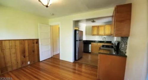 71 Montclair Ave, Montclair NJ  07042-4109 exterior