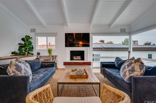 600 Anderson St, Manhattan Beach CA  90266-5934 exterior