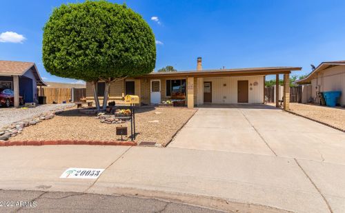 20053 15th Dr, Phoenix, AZ 85027-4202