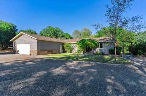 10600 Linton Ln, Grass Valley, CA 95949-8334
