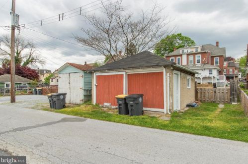 332 Washington Ave, Downingtown PA  19335-2916 exterior
