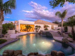 1202 Gwen St, Phoenix, AZ 85042-7956