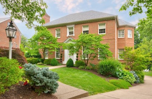 2513 Heartwood Dr, Pittsburgh, PA 15241-2853