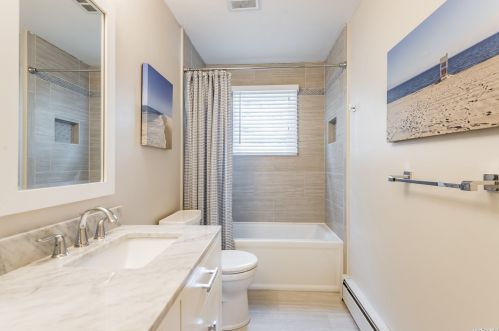 16 Martin Pl, Northport NY  11768-1224 exterior