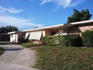 19521 21st Ct, Miami, FL 33179-3616