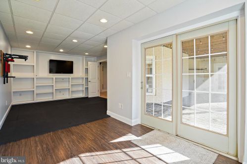 16143 Jordan Crest Ct, Haymarket VA  20169-4943 exterior