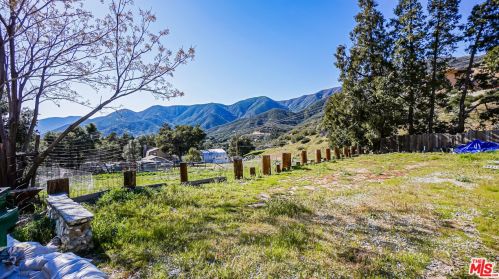 40321 Calle Rosalito, Santa Clarita CA  91390-1088 exterior