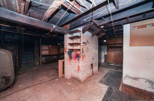 150 Summit St, Bridgeport CT  06606-4839 exterior