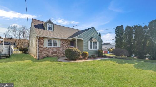 60 Althea Ave, Yardley, PA 19067-2266