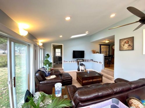 4 Poulin Dr, Putnam CT  06260-1010 exterior