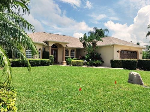 729 Milwaukee Blvd, Lehigh Acres, FL 33974-9571