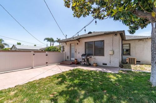 553 Plaza Serena, Ontario CA  91764-2822 exterior