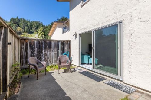 1137 Oddstad Blvd, Pacifica CA  94044-3850 exterior