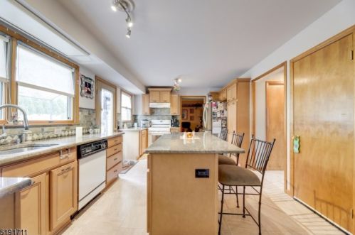 500 Lord St, Avenel, NJ 07001-1250