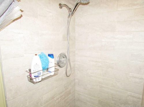 132 Turnbull Rd, New Hartford CT  06057-4136 exterior