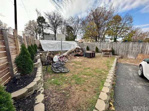 127 Fulton St, Woodbridge NJ  07095-2619 exterior