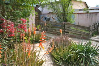 949 Van Alstine St, Tucson, AZ 85705-7549