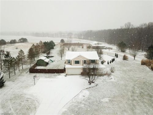 11215 Bloom Rd, Nelson, OH 44231-9774