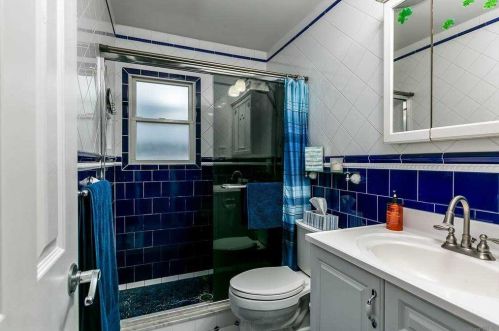 231 44 St, North Lindenhurst NY 11757-2307 exterior