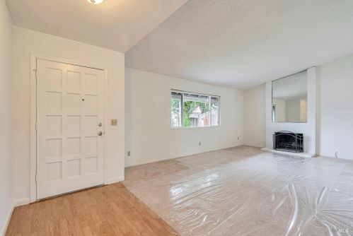 2321 Chapman Ct, Santa Rosa, CA 95403-2373