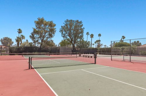 43211 Lacovia Dr, Indio CA  92203-8016 exterior