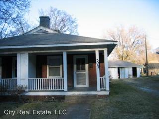 301 Dennis St, Swannanoa NC  28778-3207 exterior