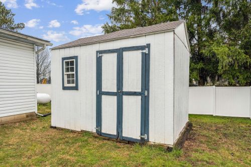 175 Helen Rd, Pataskala OH  43062-9313 exterior