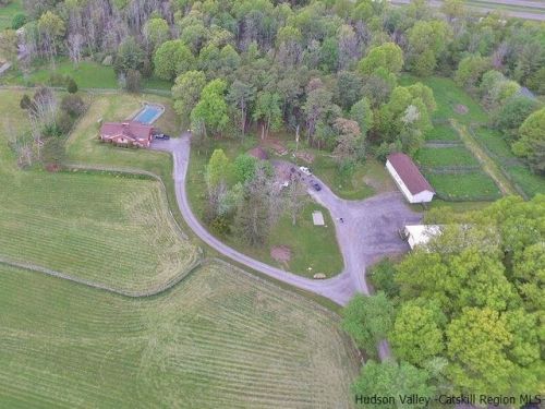 957 Kings Hwy, West Saugerties, NY 12477-4322