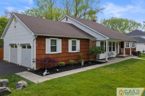 15 Sandburg Dr, Morganville NJ  07751-1428 exterior