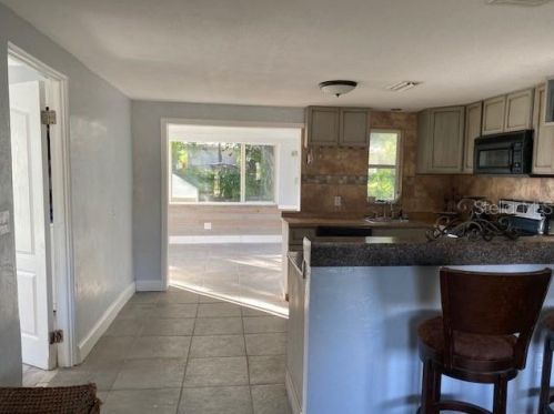 3927 Saturn Dr, New Port Richey FL  34652-6180 exterior