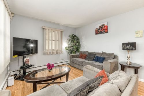 569 Beech St, Babylon NY  11703-1731 exterior