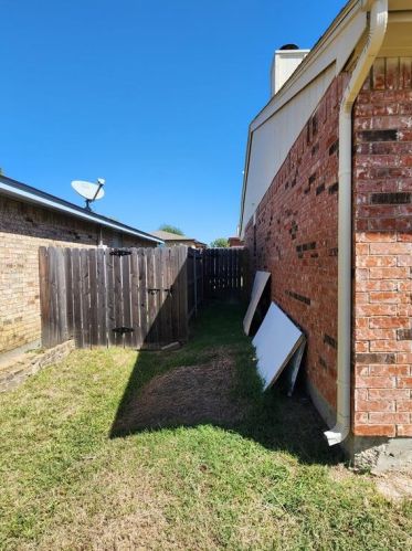 607 Hollyberry Dr, Midlothian TX  76063-3621 exterior