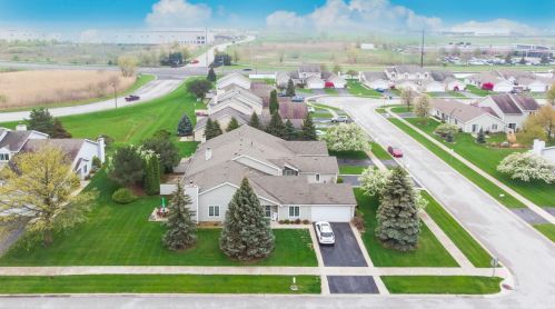 9211 Carolina Pl, Gary, IN 46410-8115