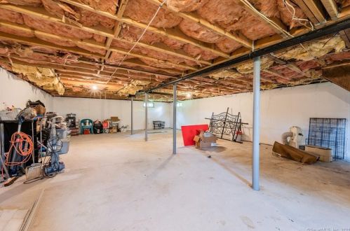 64 Laurelwood Rd, Groton CT  06340-4206 exterior