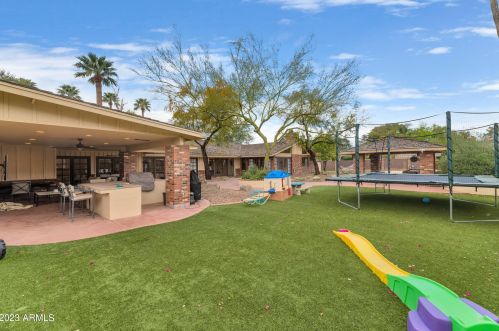4950 Exeter Blvd, Phoenix AZ  85018-2943 exterior